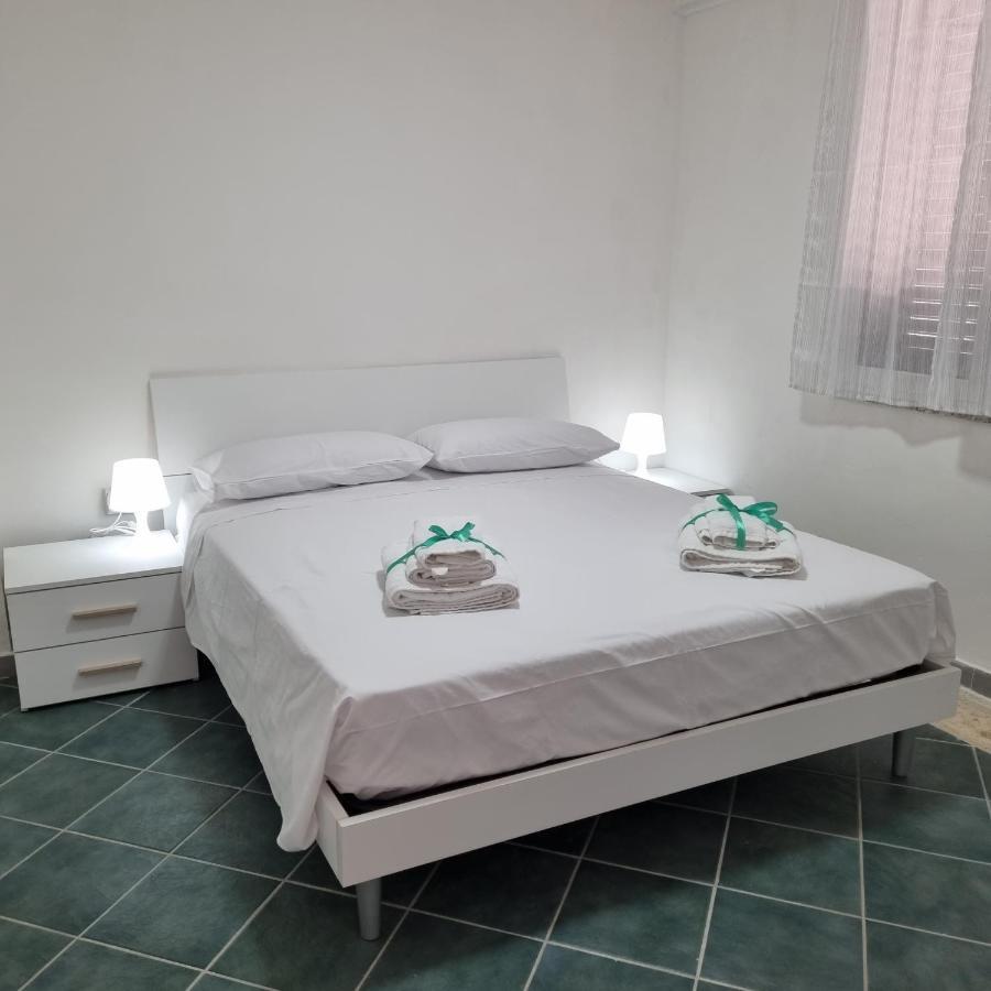Casa Vacanze Afea Torre Dell'Orso Salento Puglia Exterior foto