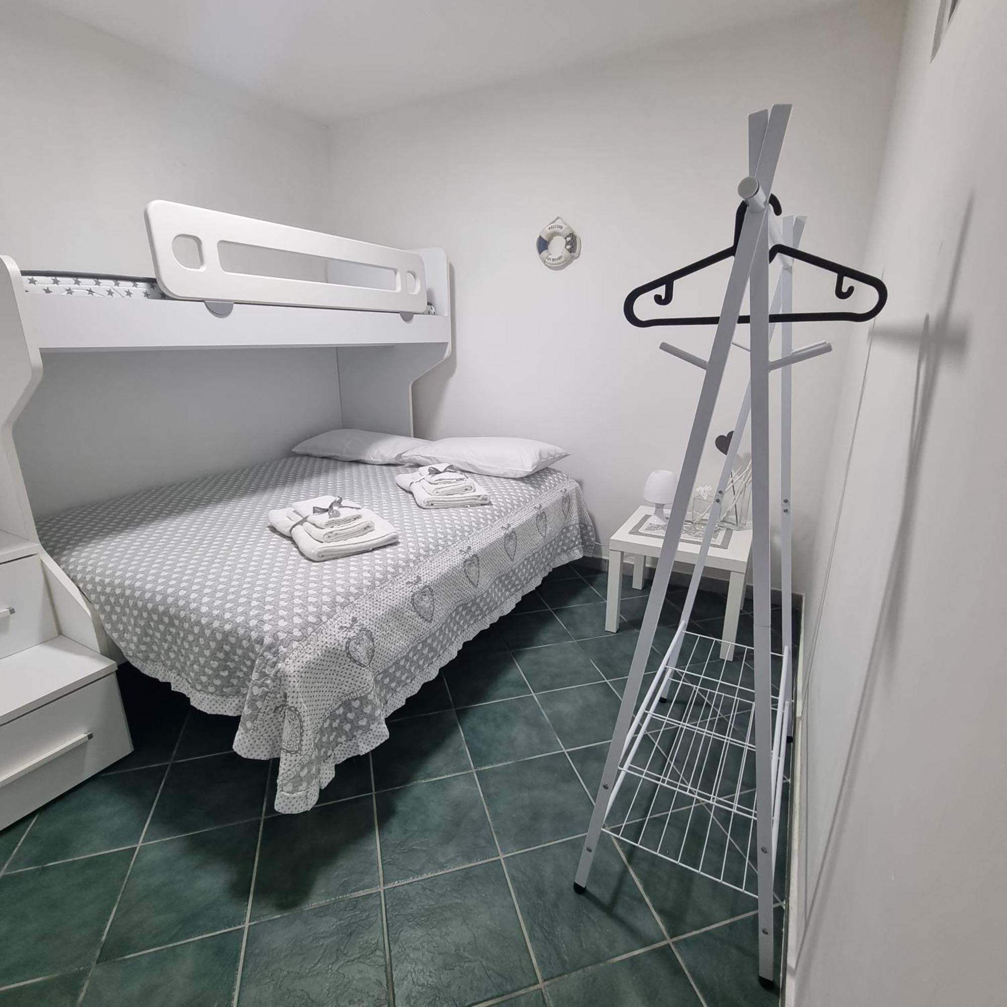Casa Vacanze Afea Torre Dell'Orso Salento Puglia Exterior foto